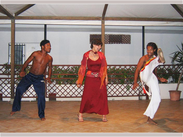 L'esibizione di capoeira simboleggia l'energia maschile